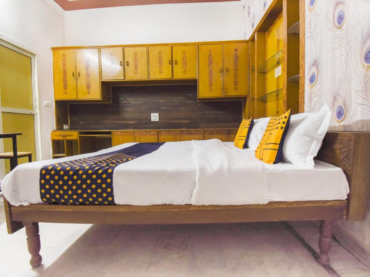 Spot On 70295 Sky Inn Jalandhar Exterior foto