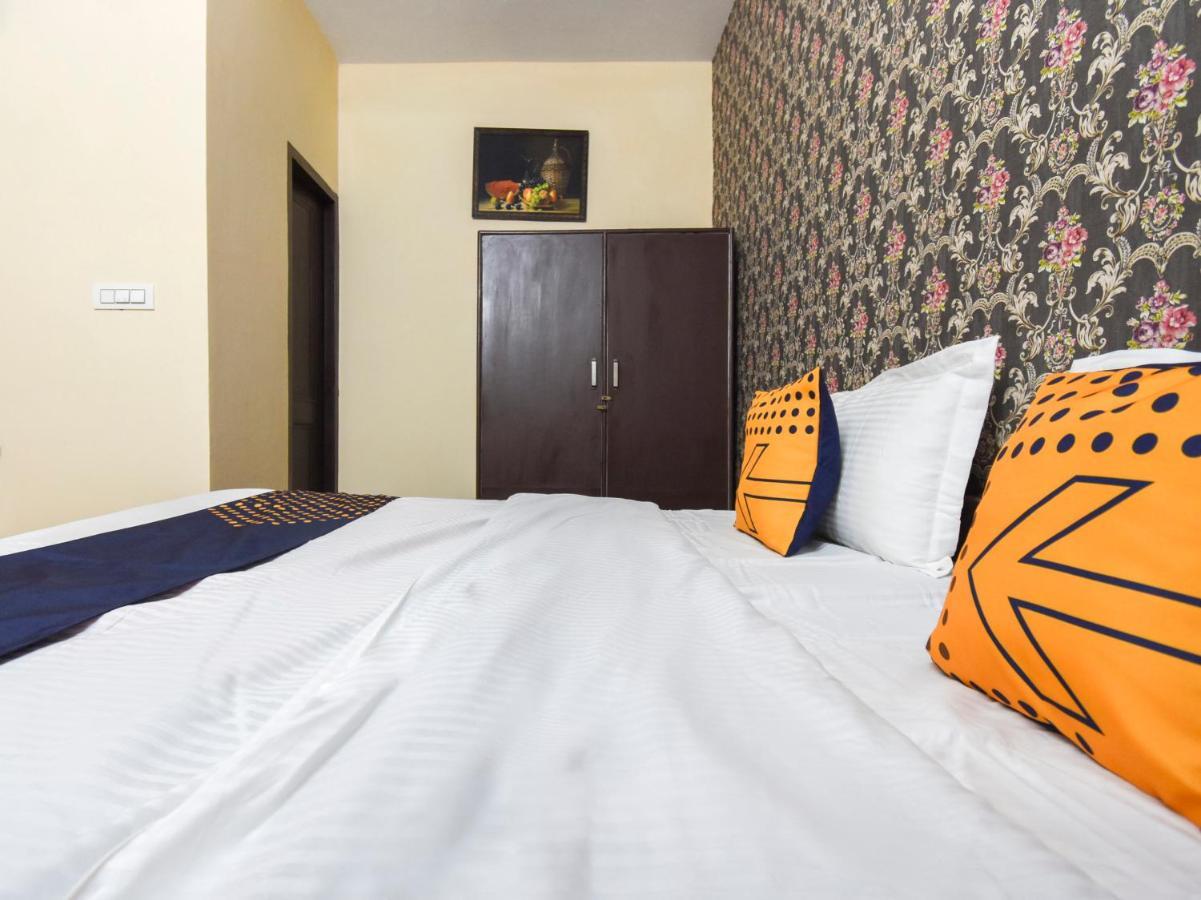 Spot On 70295 Sky Inn Jalandhar Exterior foto